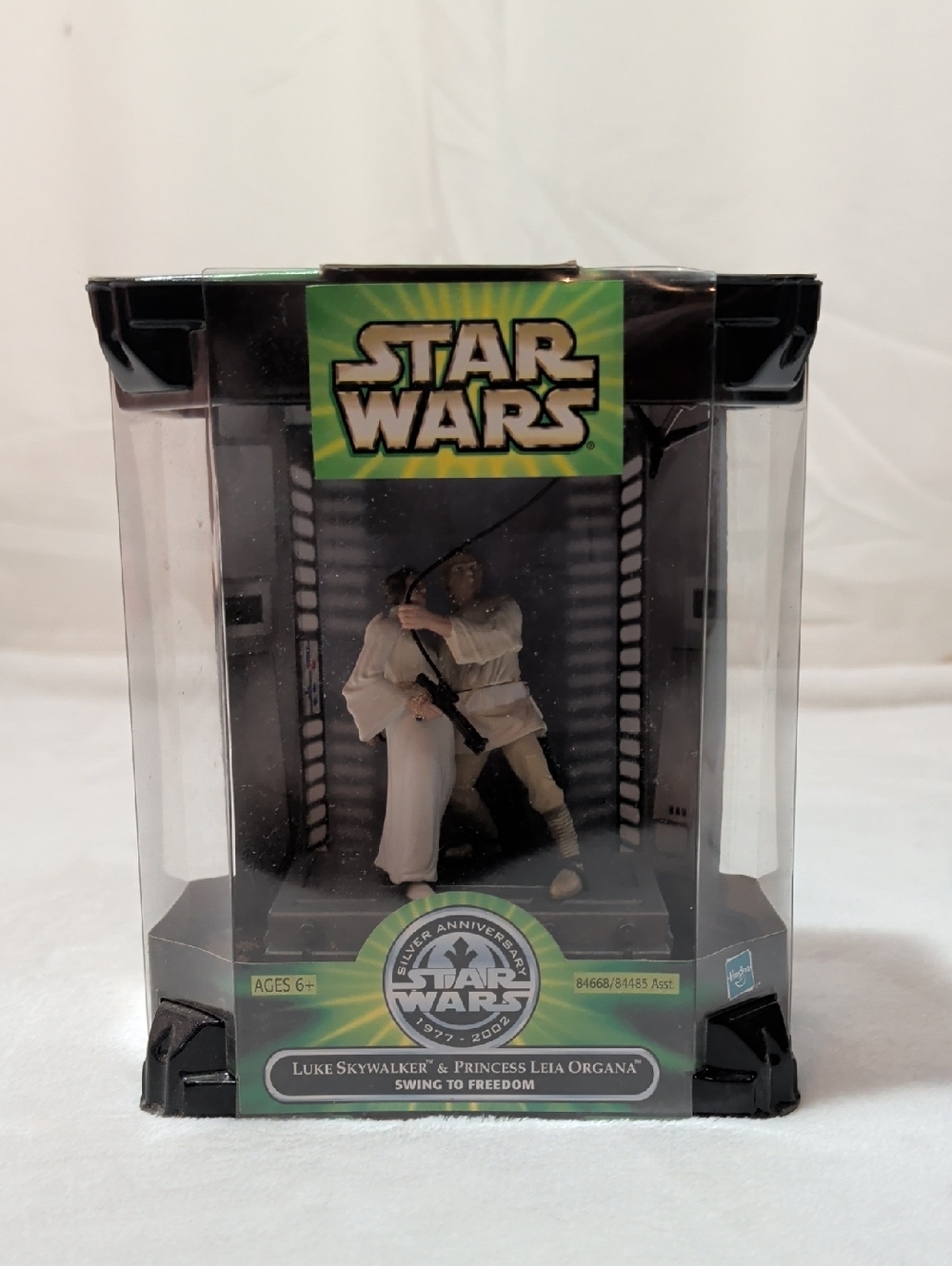 Hasbro Star Wars Luke Skywalker And Princess Leia Organa "Swing To Freedom"